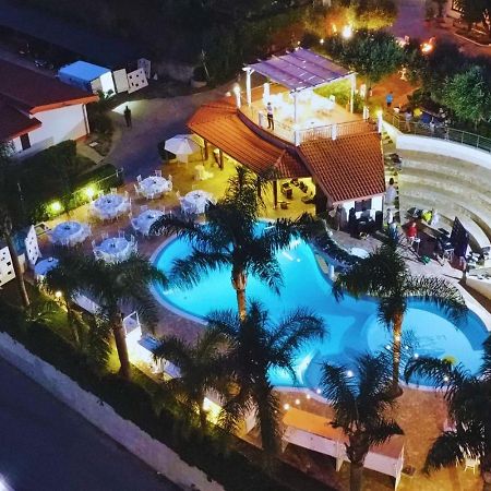 Residence Hotel La Taverna Capo Vaticano Eksteriør billede