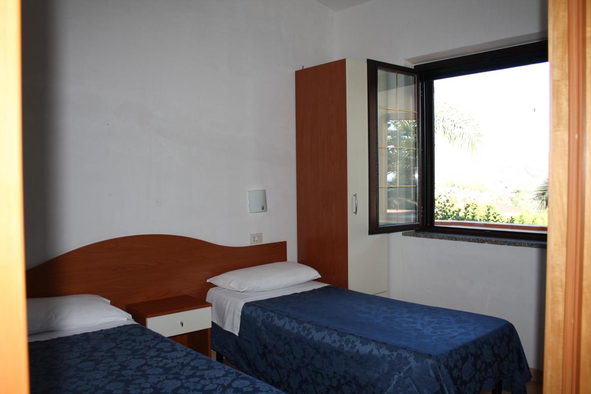 Residence Hotel La Taverna Capo Vaticano Værelse billede