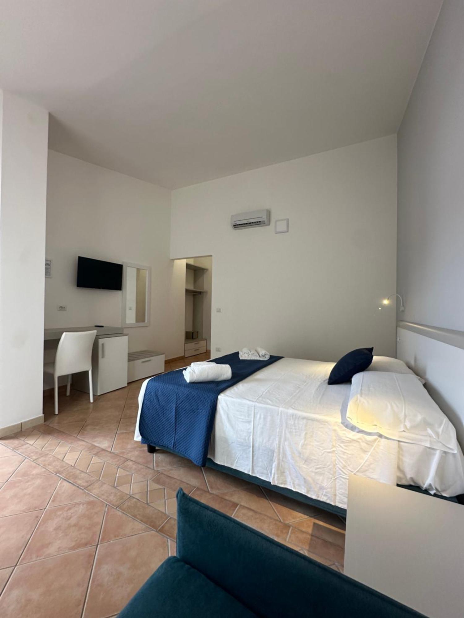 Residence Hotel La Taverna Capo Vaticano Eksteriør billede