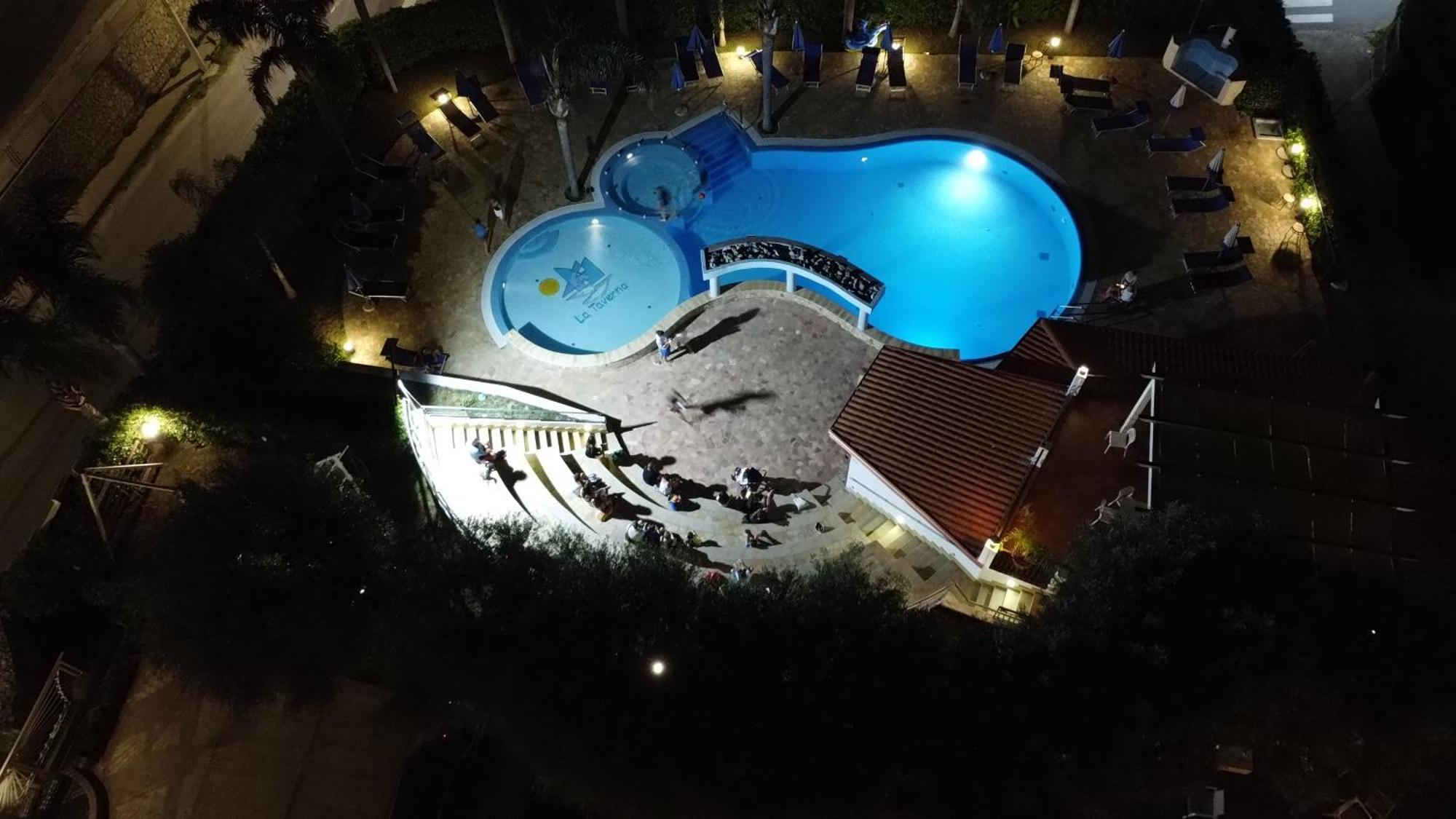 Residence Hotel La Taverna Capo Vaticano Eksteriør billede