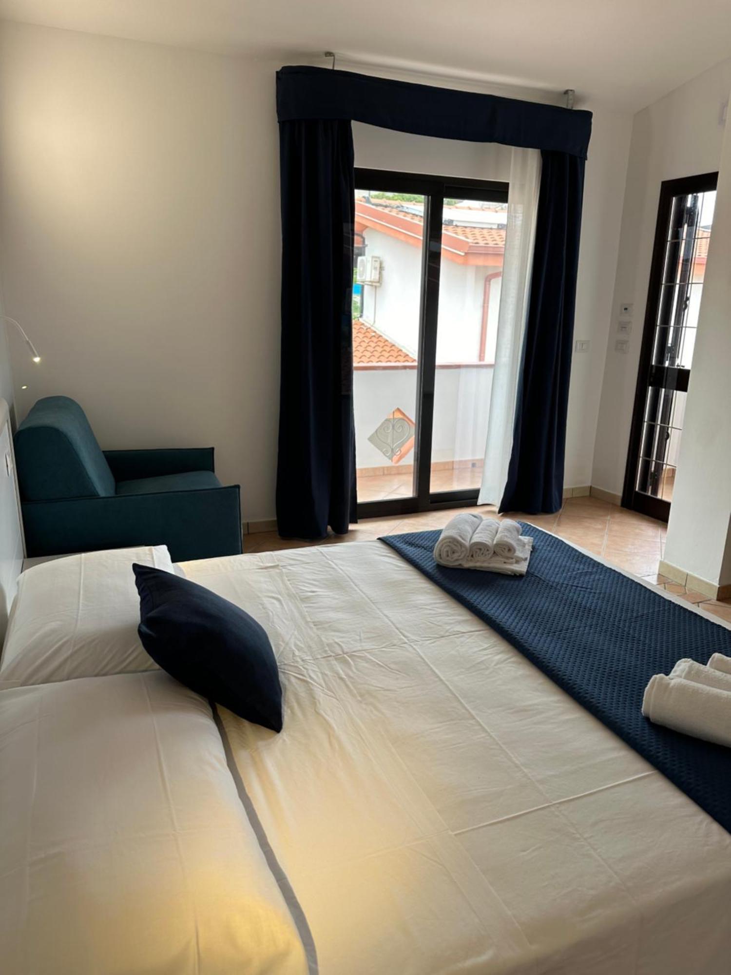 Residence Hotel La Taverna Capo Vaticano Eksteriør billede