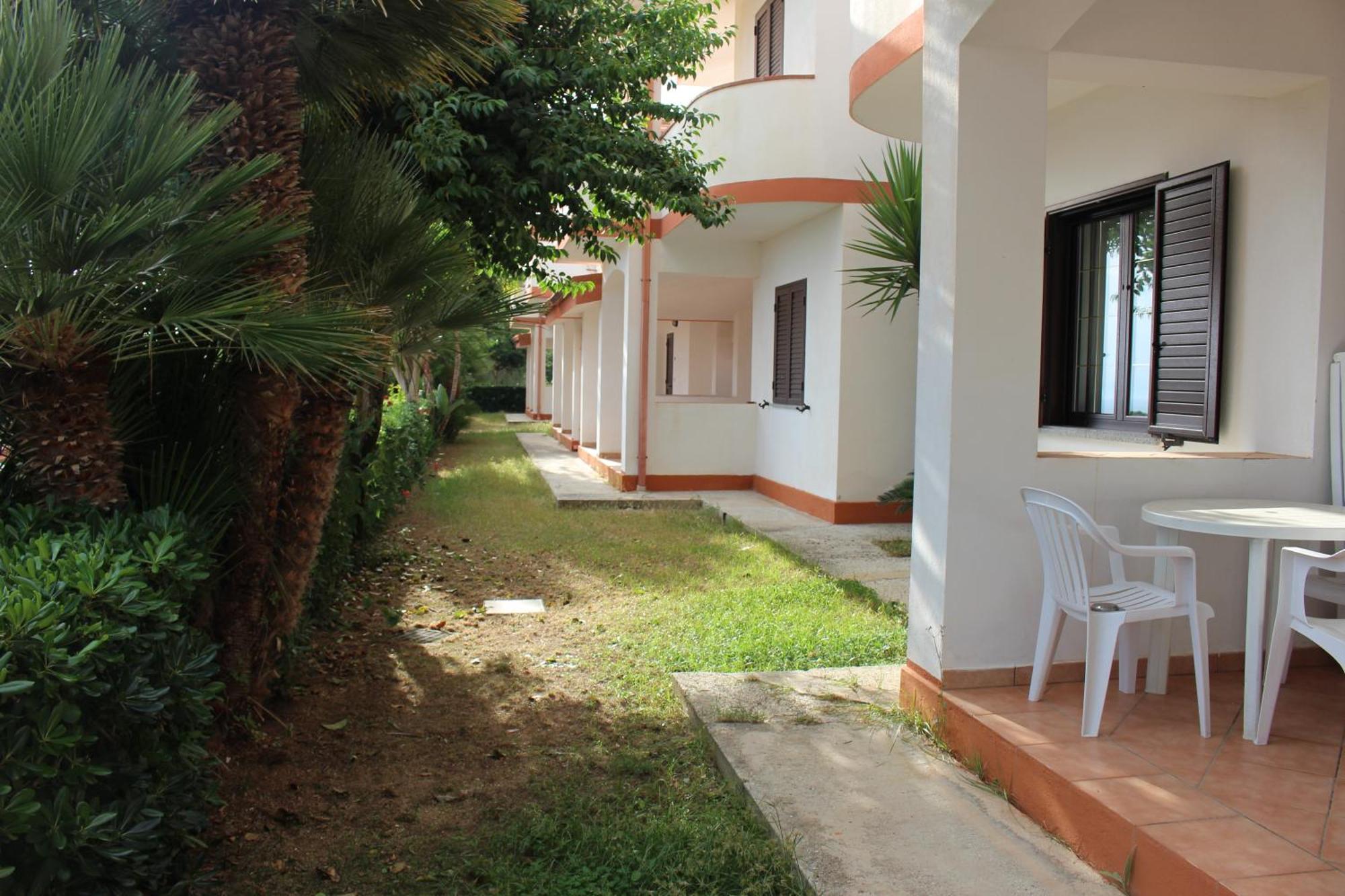 Residence Hotel La Taverna Capo Vaticano Eksteriør billede
