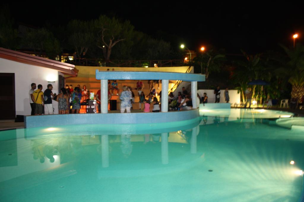 Residence Hotel La Taverna Capo Vaticano Eksteriør billede