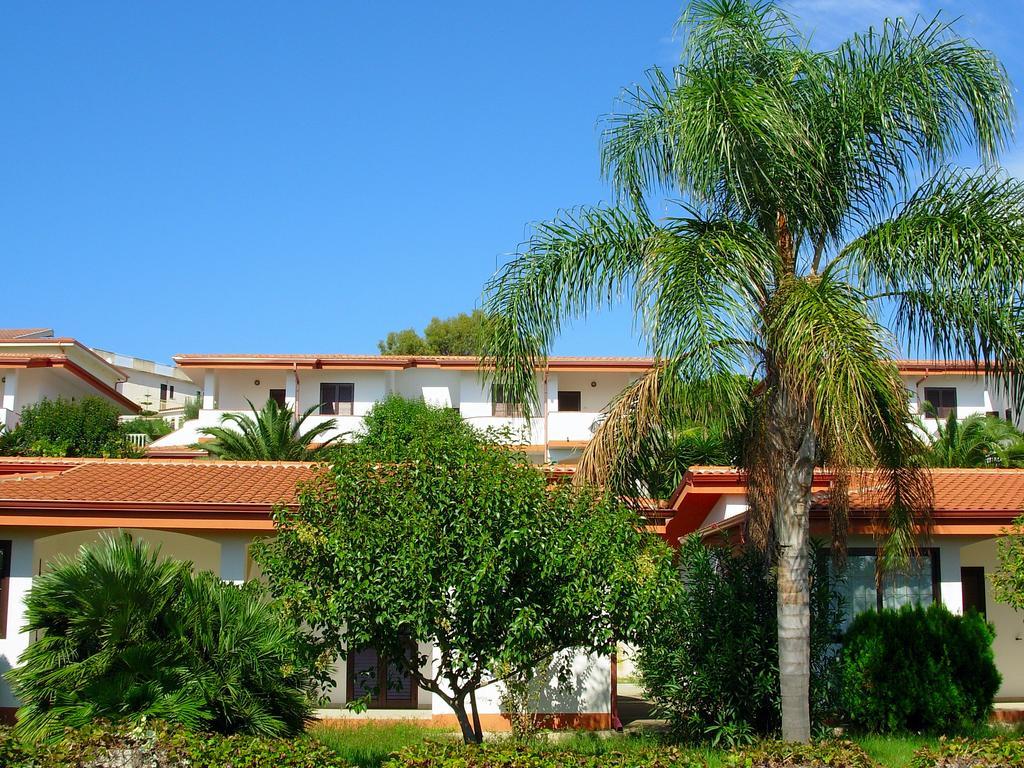 Residence Hotel La Taverna Capo Vaticano Eksteriør billede