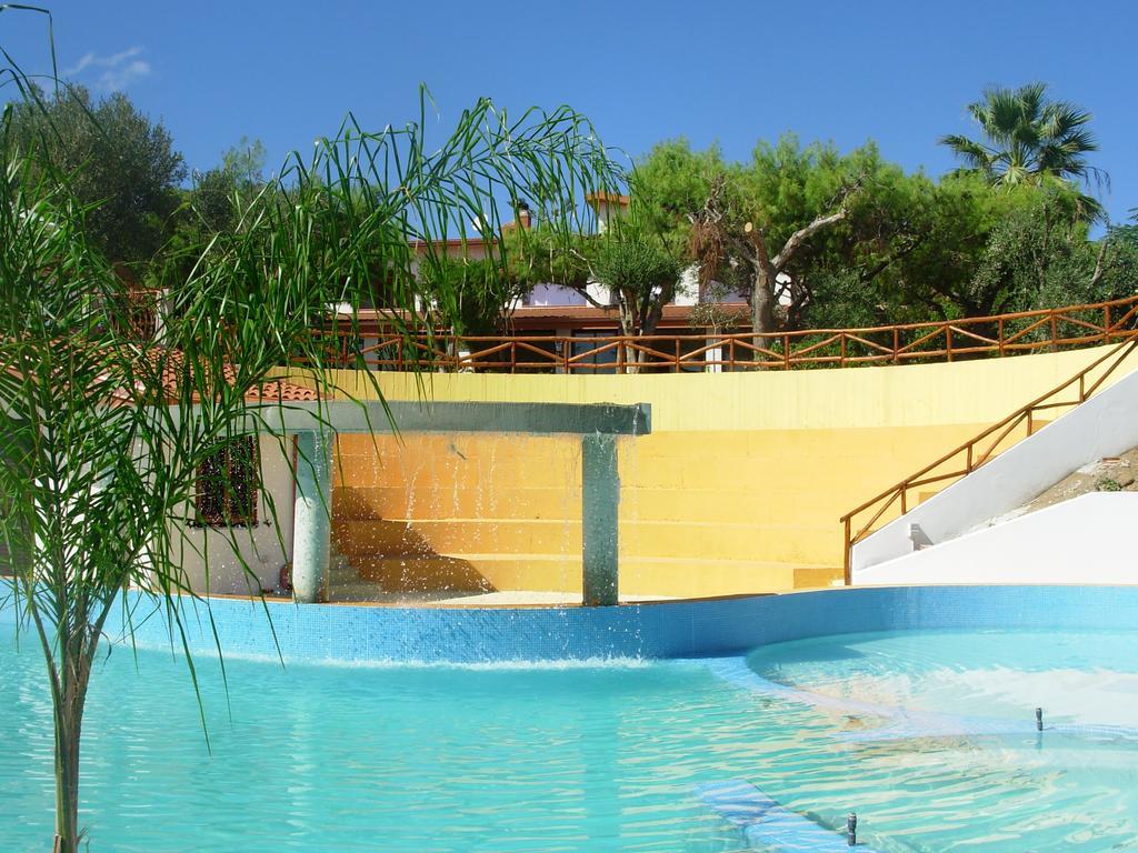 Residence Hotel La Taverna Capo Vaticano Eksteriør billede