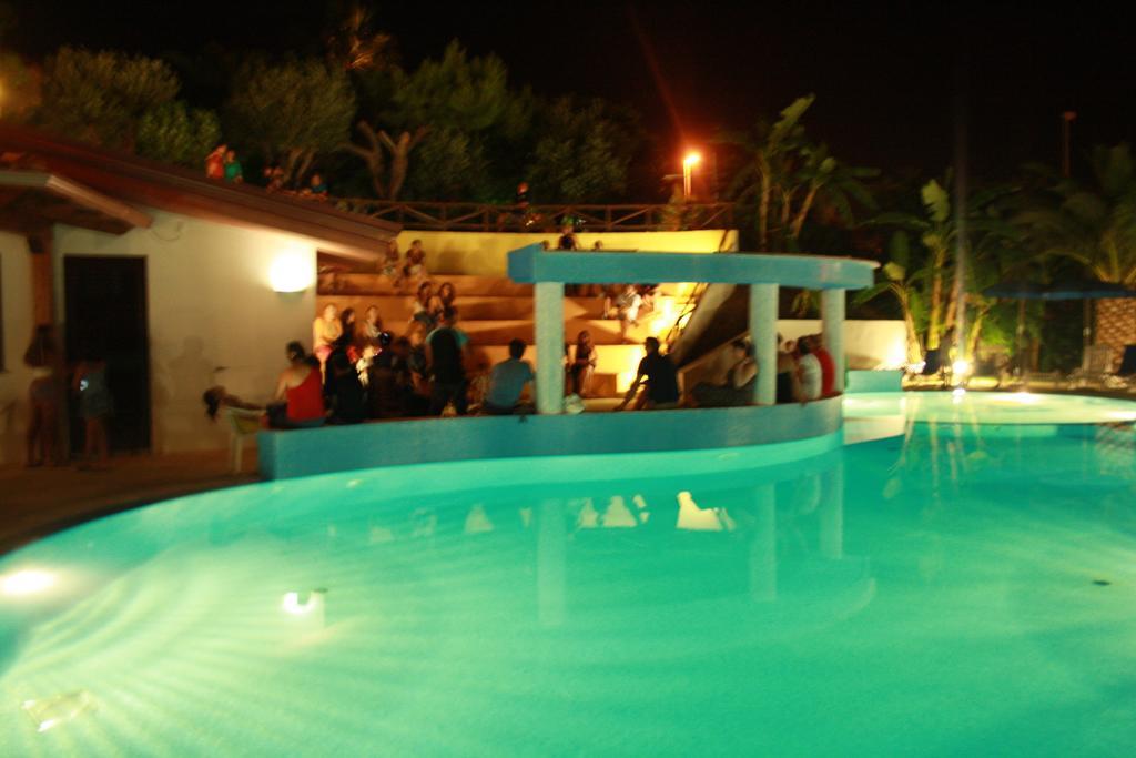 Residence Hotel La Taverna Capo Vaticano Eksteriør billede