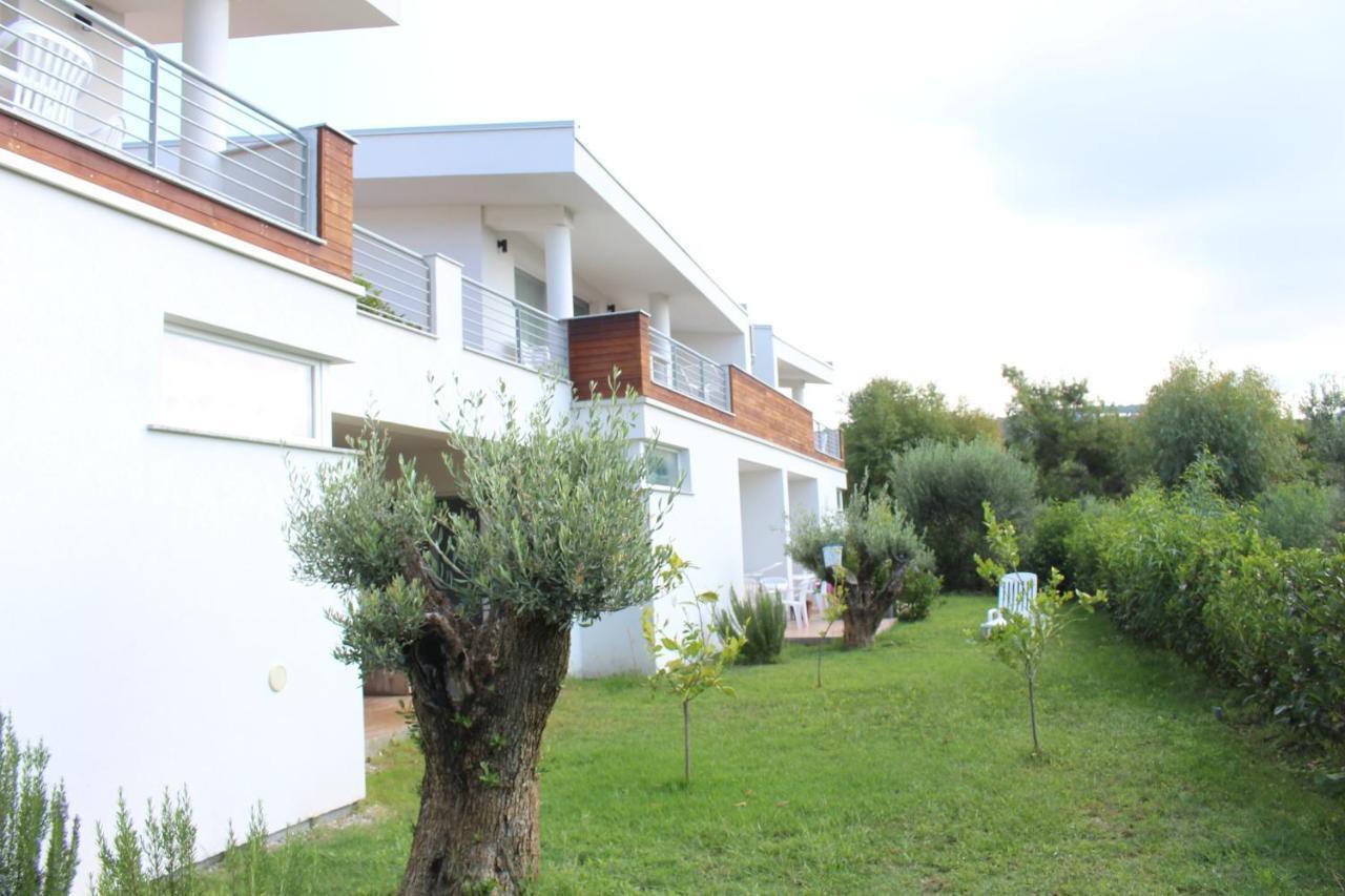 Residence Hotel La Taverna Capo Vaticano Eksteriør billede